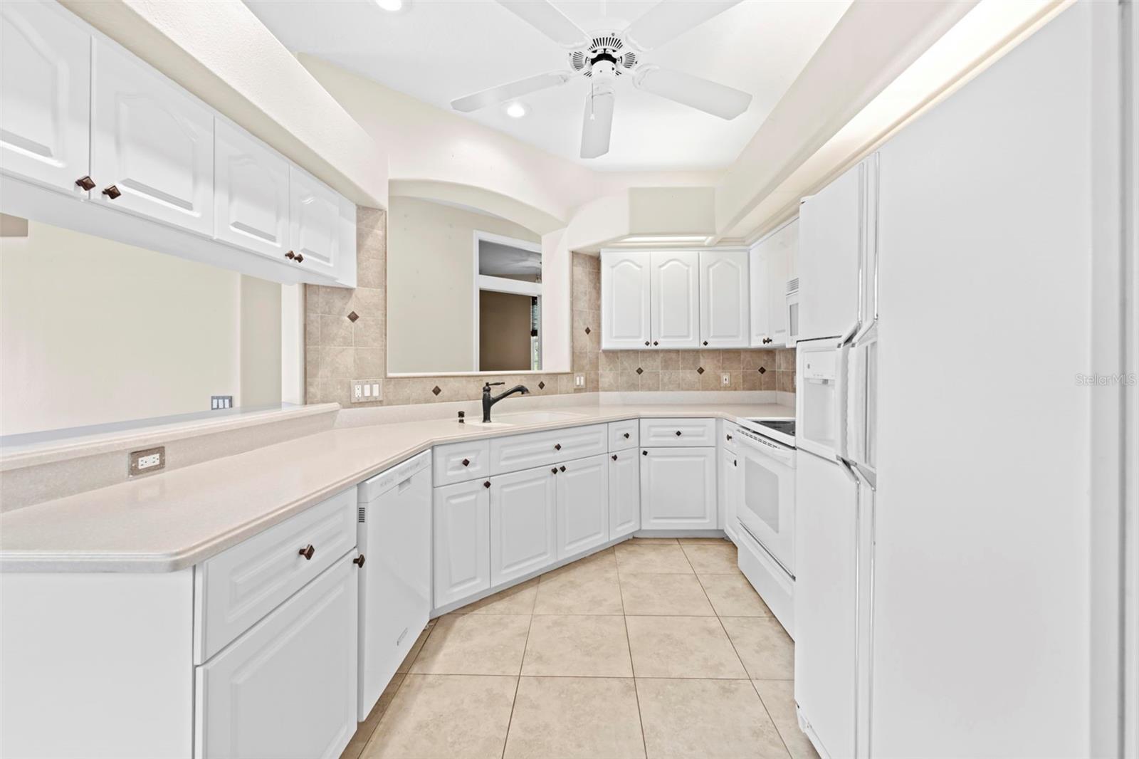 15028 MIDDLE FAIRWAY DR, SPRING HILL, FL — photo 4