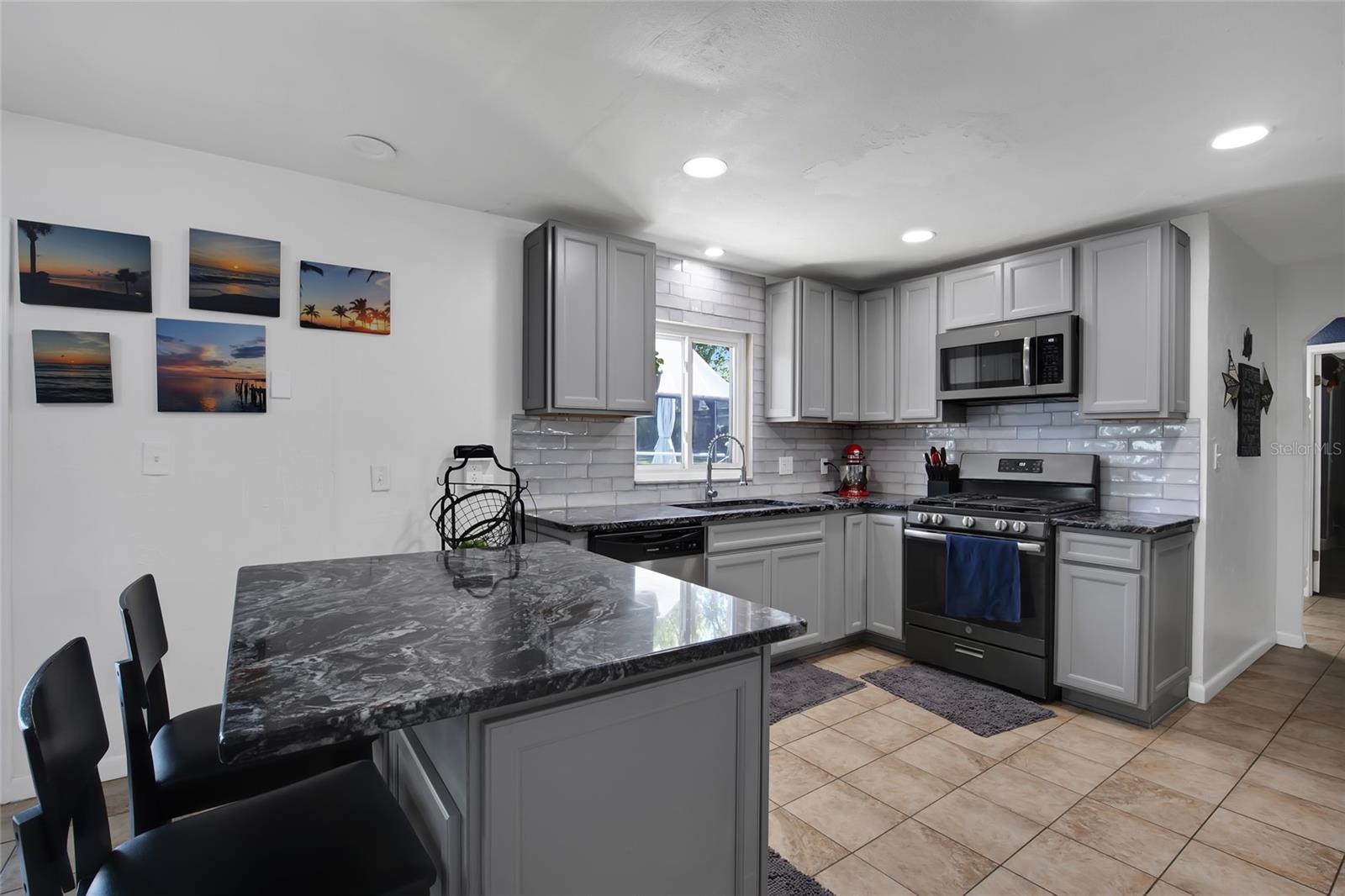 317 NW 7TH ST, WILLISTON, FL — photo 11