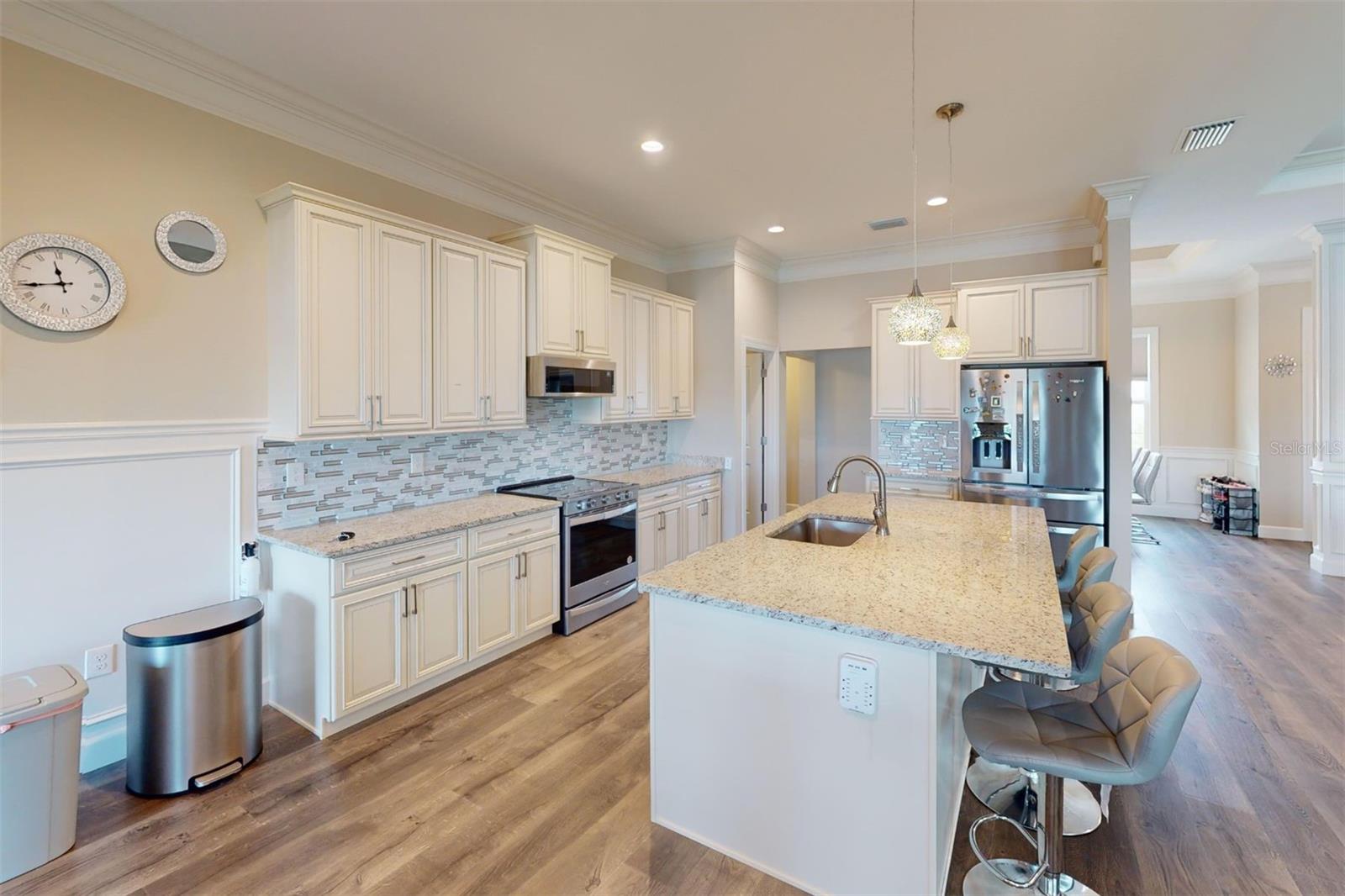 729 CRESTVIEW CIR NW, PORT CHARLOTTE, FL — photo 10