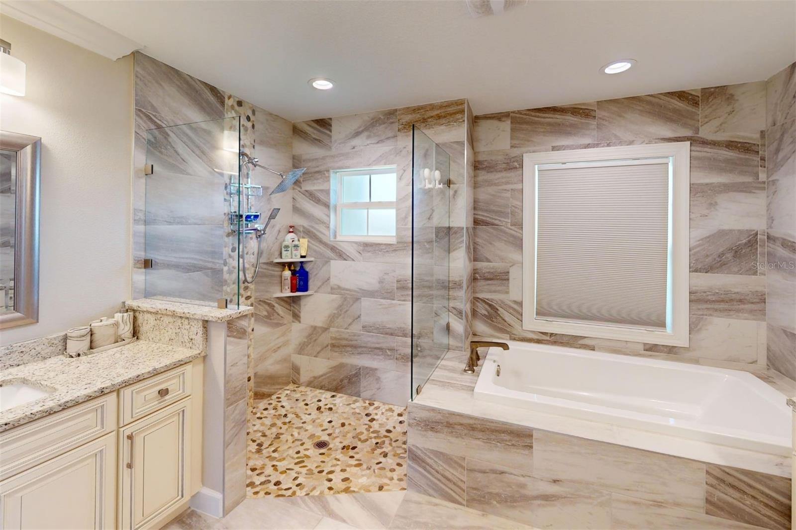 729 CRESTVIEW CIR NW, PORT CHARLOTTE, FL — photo 13