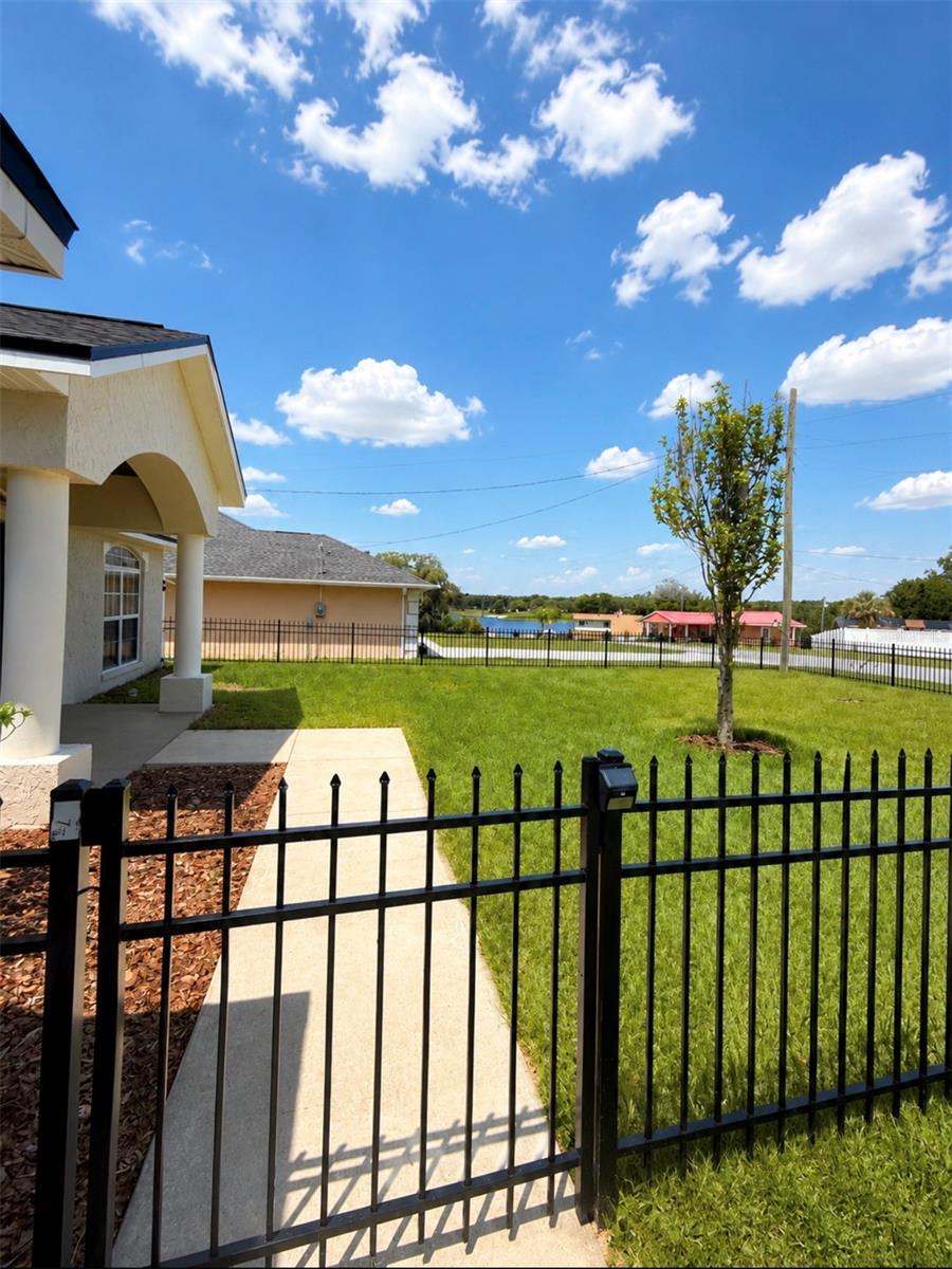 10058 SE 105TH PL, BELLEVIEW, FL — photo 4