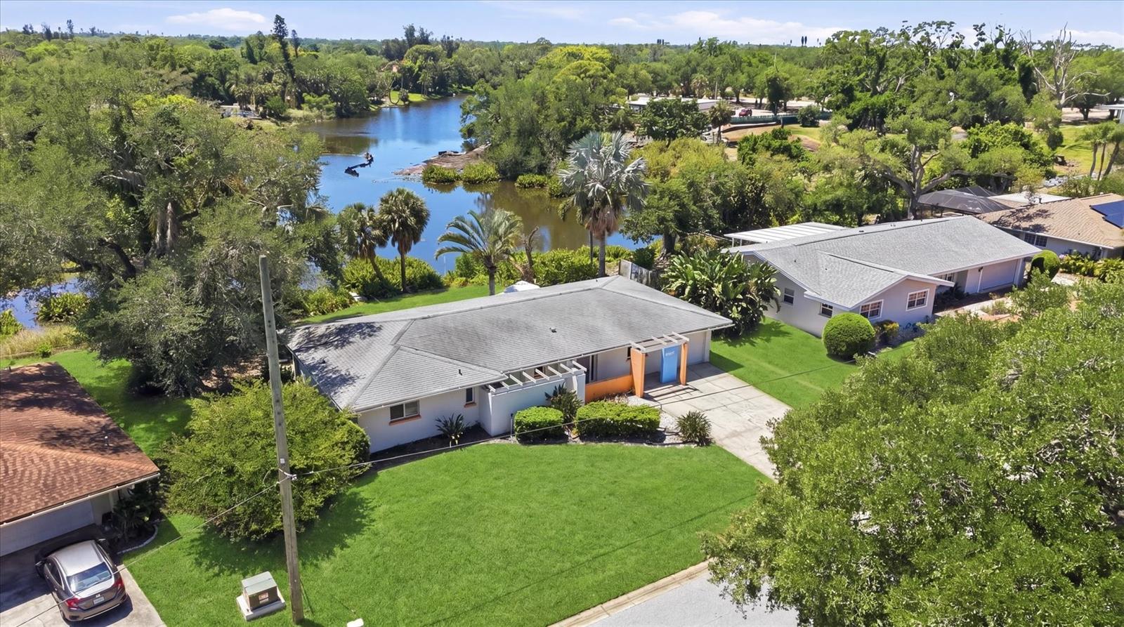 2940 BOUGAINVILLEA ST, SARASOTA, FL — photo 4
