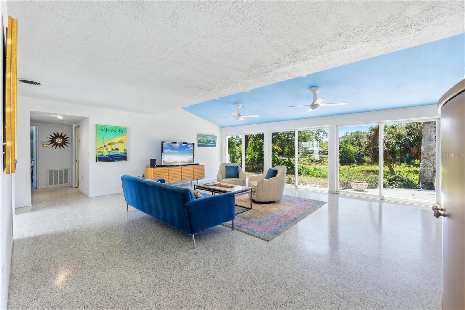 2940 BOUGAINVILLEA ST, SARASOTA, FL — photo 6