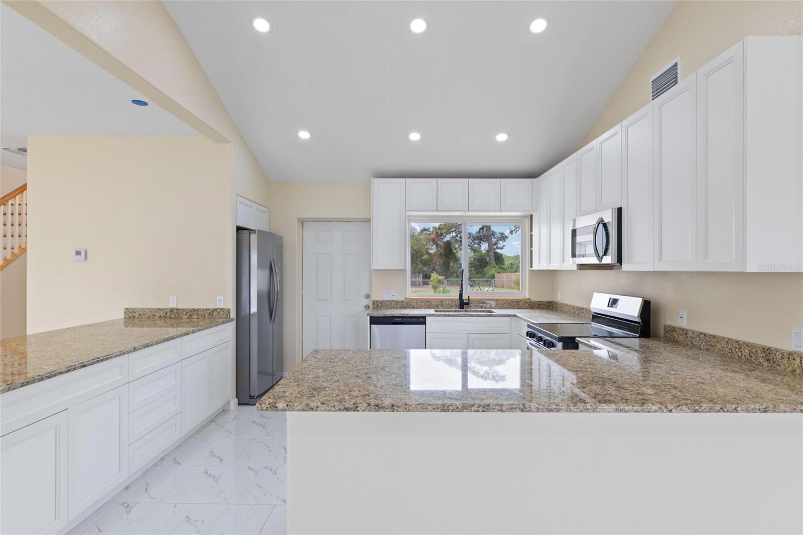 743 BAYSHORE DR, TARPON SPRINGS, FL — photo 6