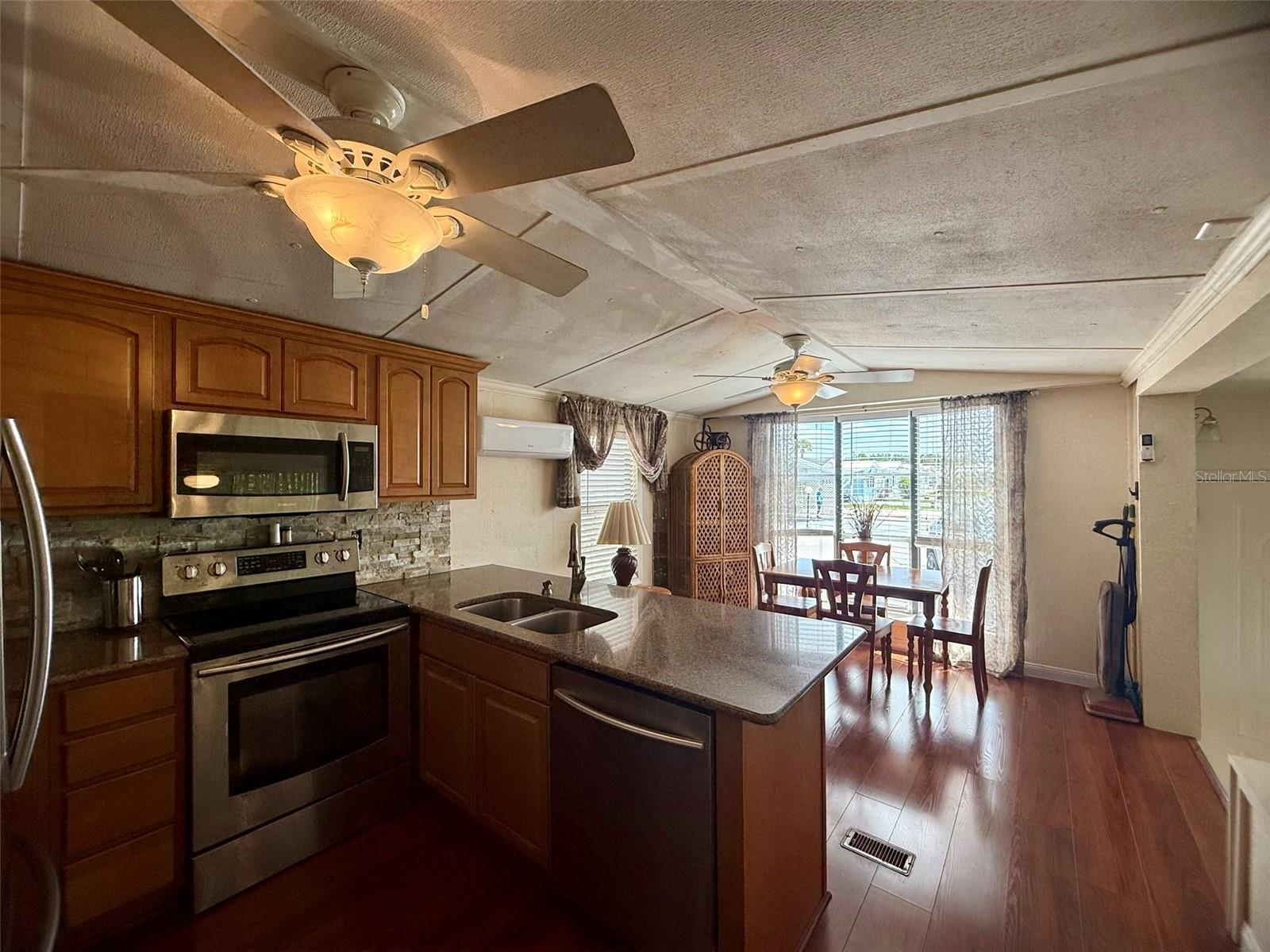 205 PANSY ST, DAVENPORT, FL — photo 8