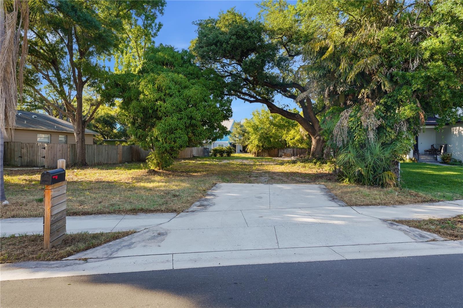 2929 W AVERILL AVE, TAMPA, FL