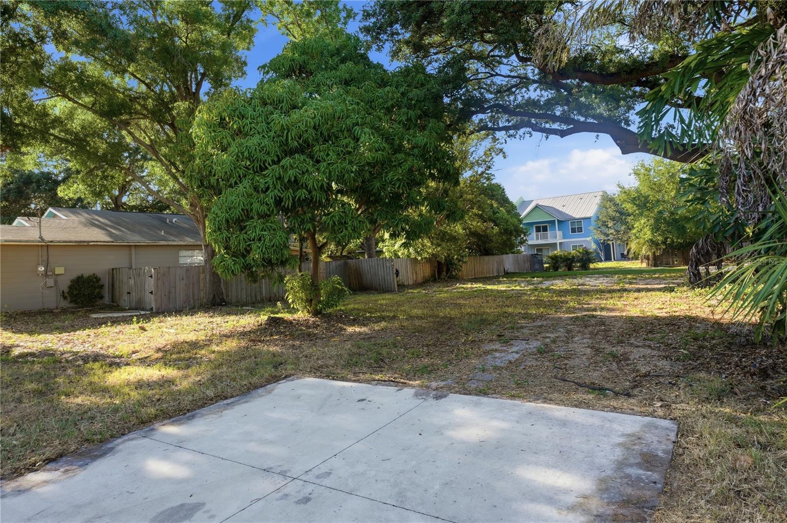 2929 W AVERILL AVE, TAMPA, FL — photo 2