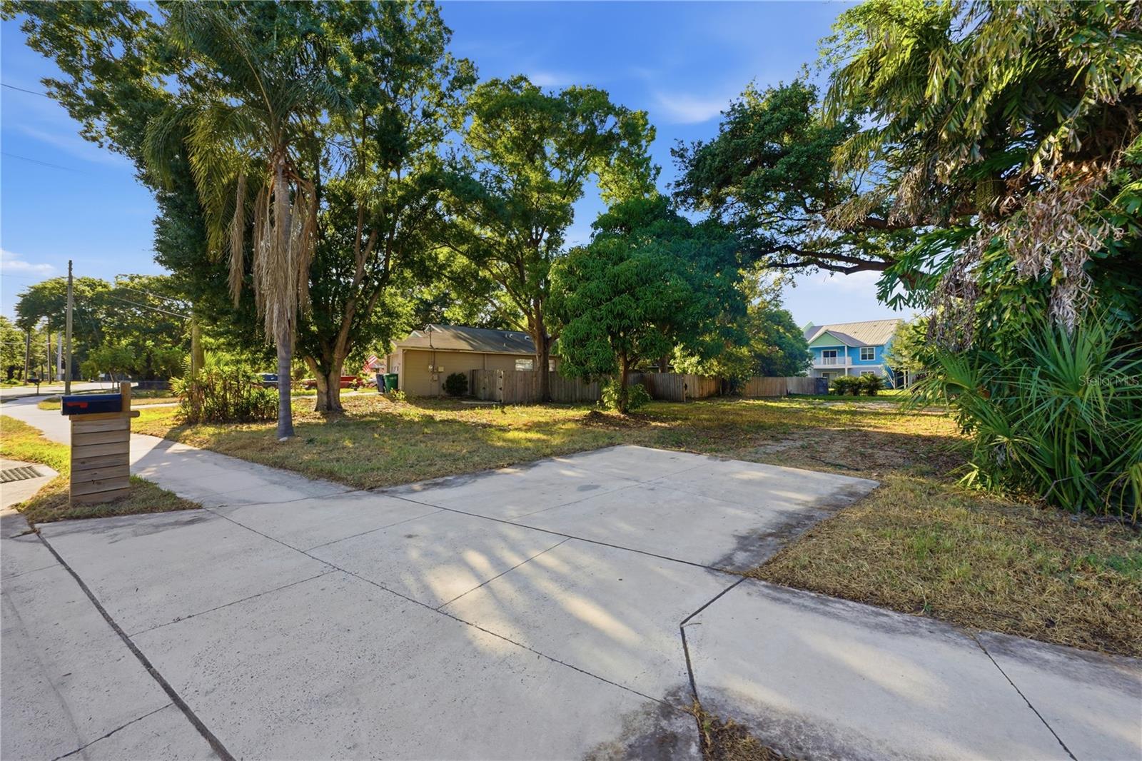 2929 W AVERILL AVE, TAMPA, FL — photo 4