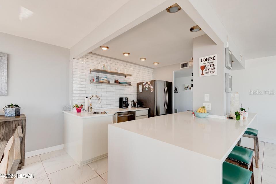 2828 N ATLANTIC AVE #302, DAYTONA BEACH, FL — photo 9