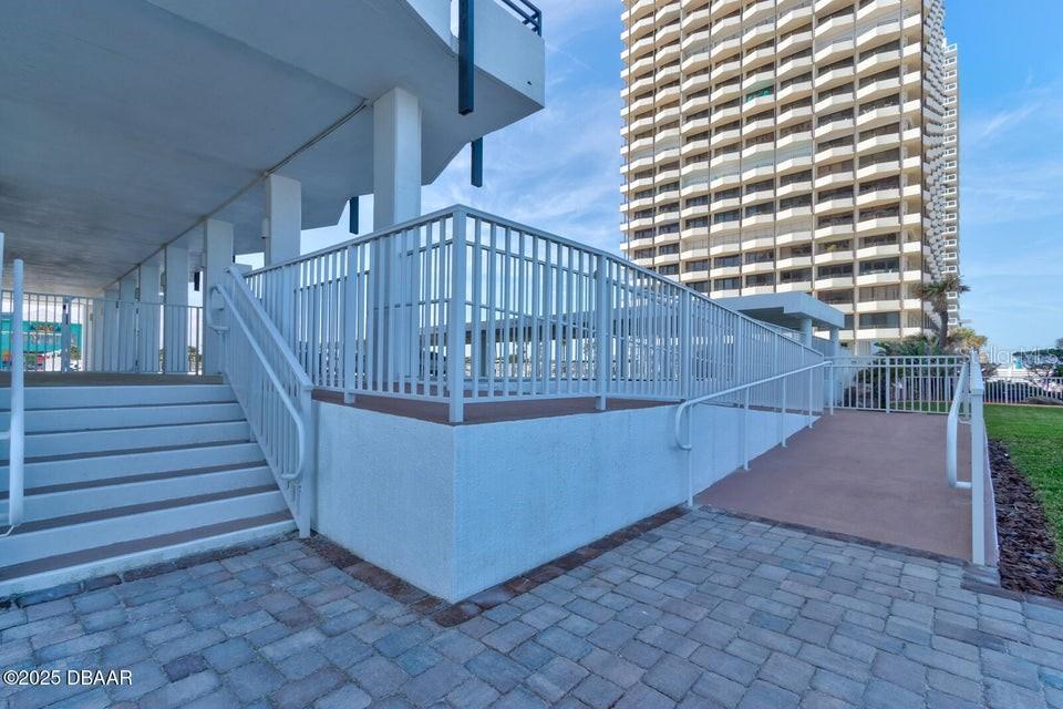 2828 N ATLANTIC AVE #302, DAYTONA BEACH, FL — photo 33