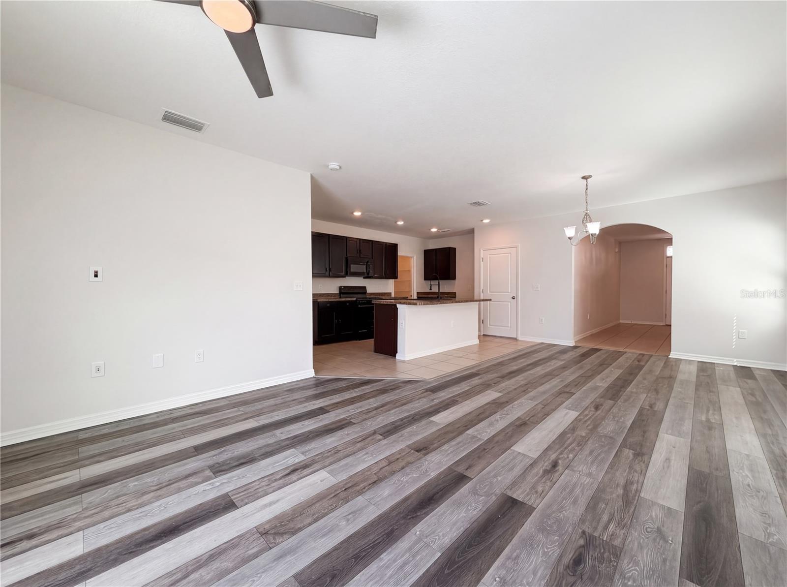 10225 MANGROVE WELL RD, SUN CITY CENTER, FL — photo 3