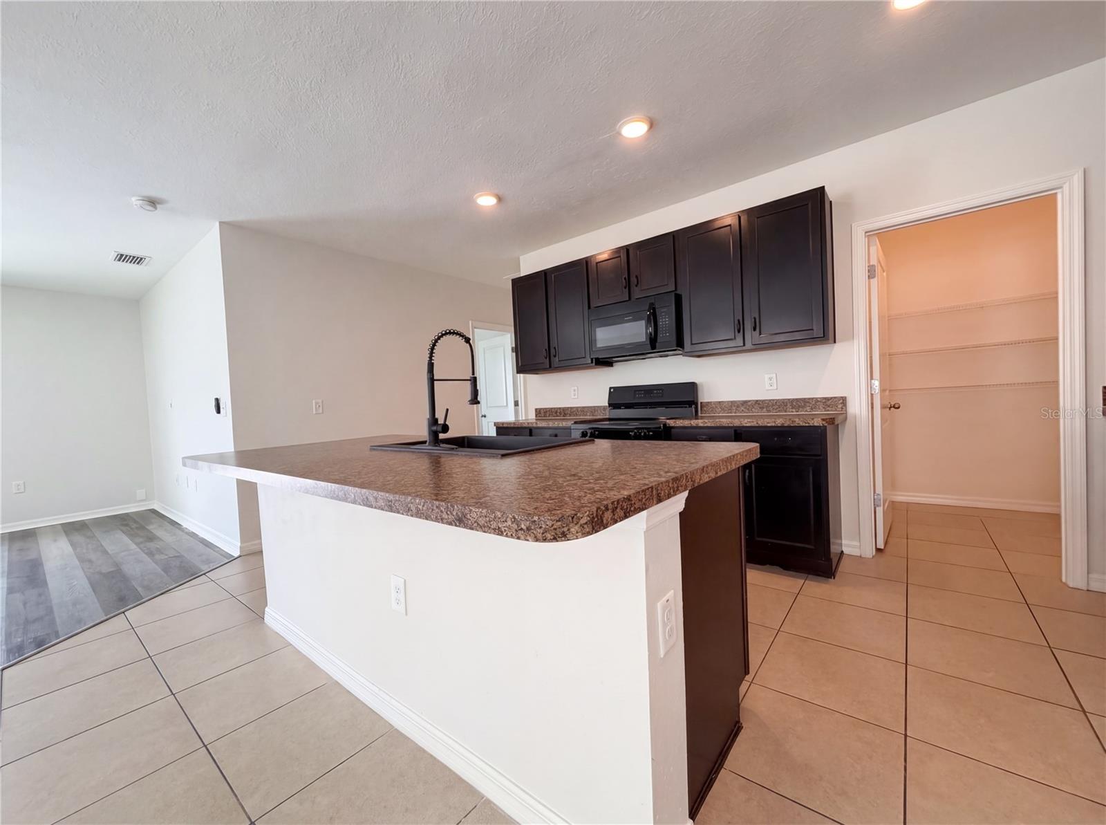 10225 MANGROVE WELL RD, SUN CITY CENTER, FL — photo 27