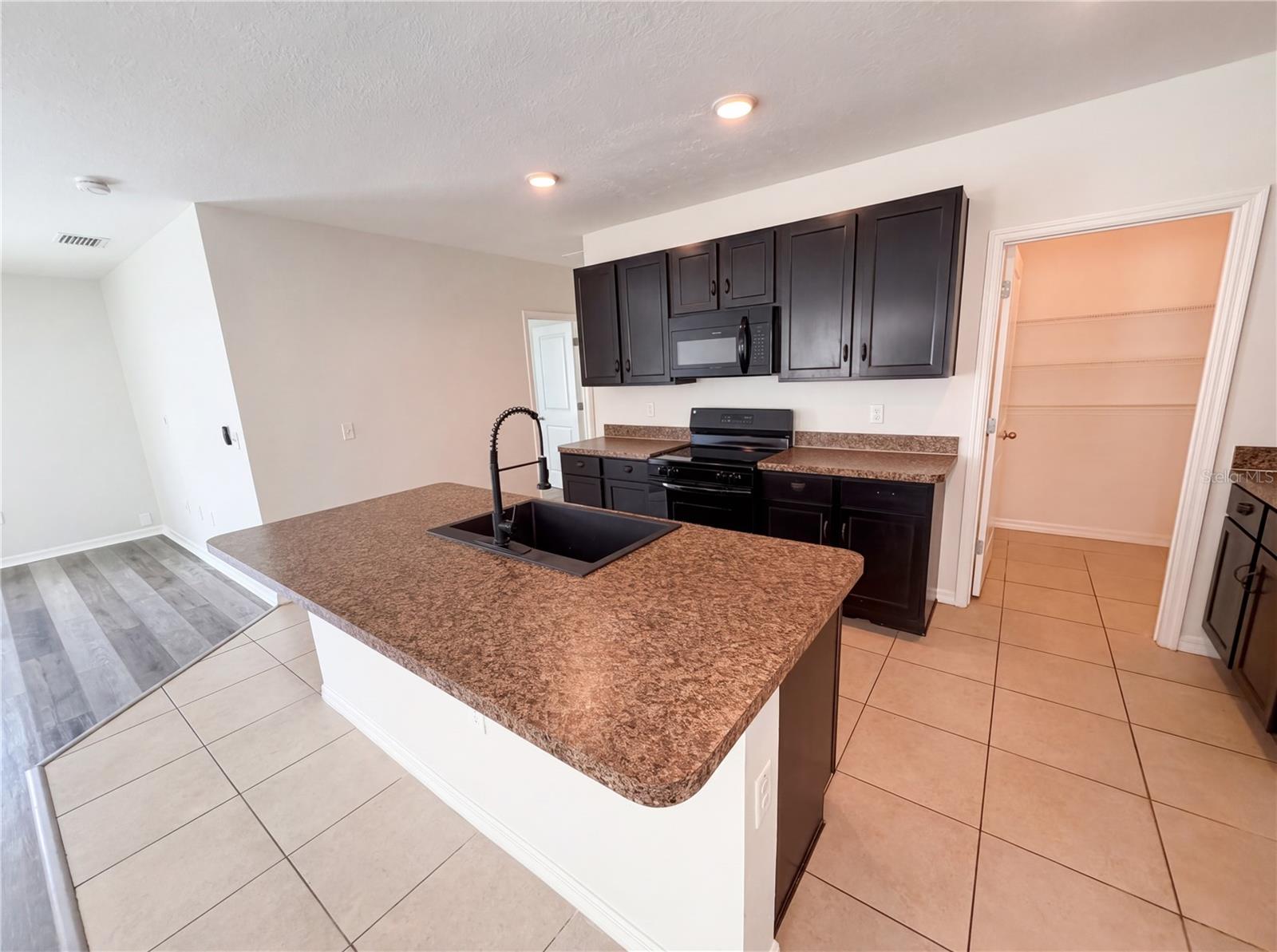 10225 MANGROVE WELL RD, SUN CITY CENTER, FL — photo 28