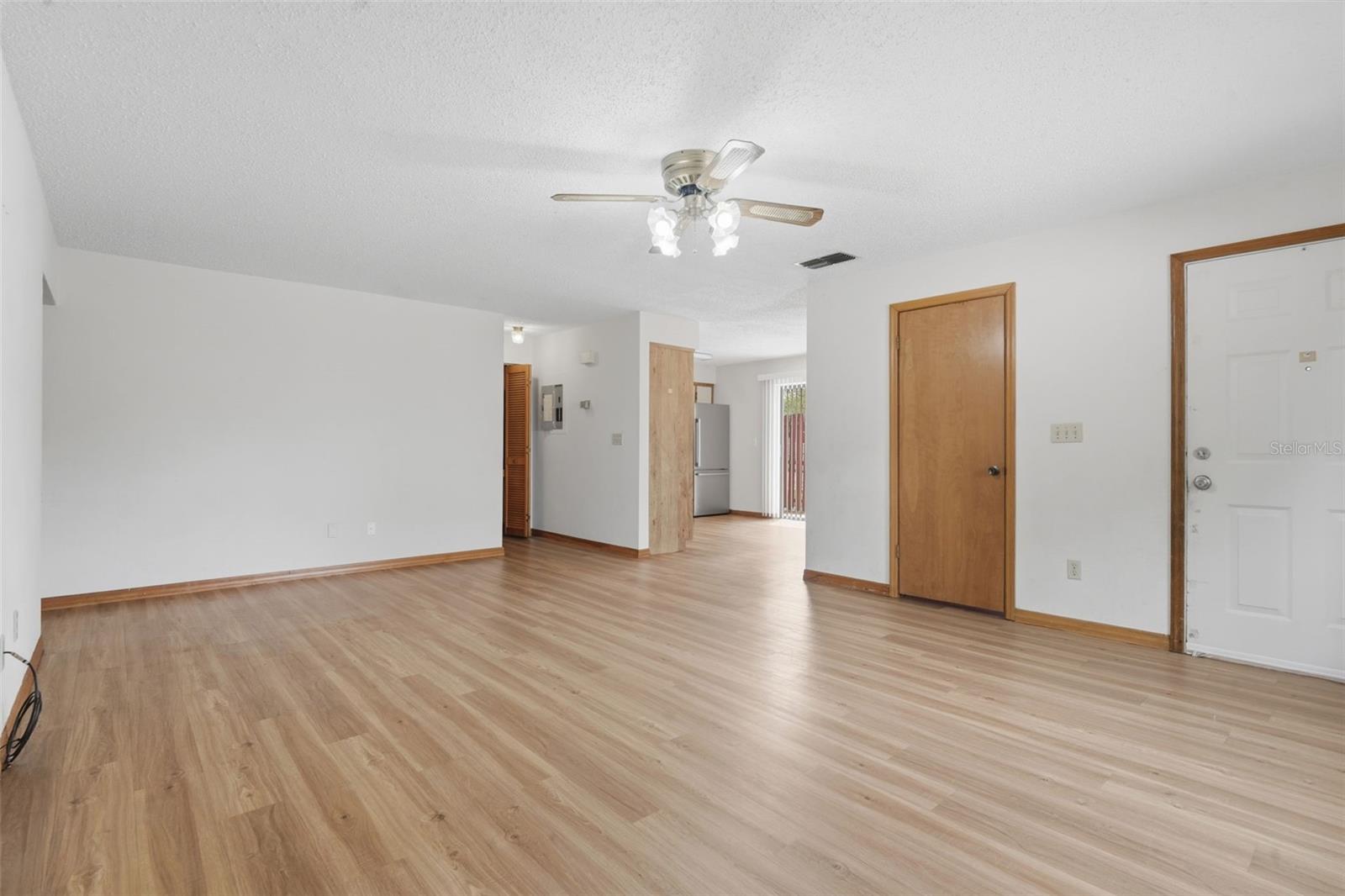 910 BIG TREE RD #202, SOUTH DAYTONA, FL — photo 4