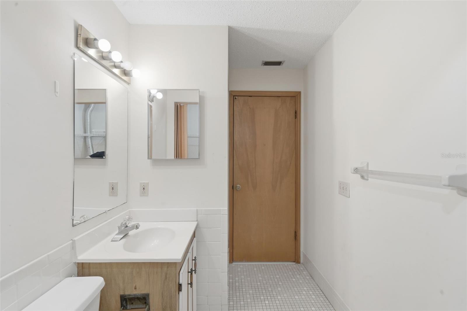 910 BIG TREE RD #202, SOUTH DAYTONA, FL — photo 11