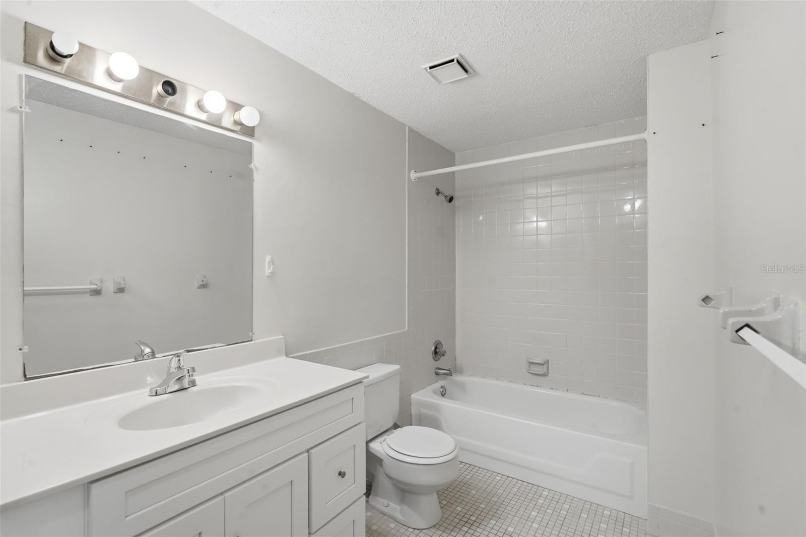 910 BIG TREE RD #202, SOUTH DAYTONA, FL — photo 17