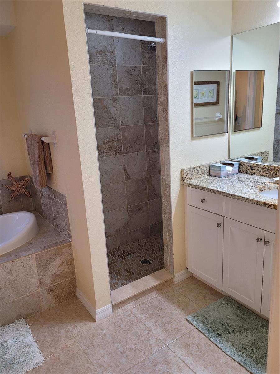 9458 MODESTO CIR, PORT CHARLOTTE, FL — photo 22
