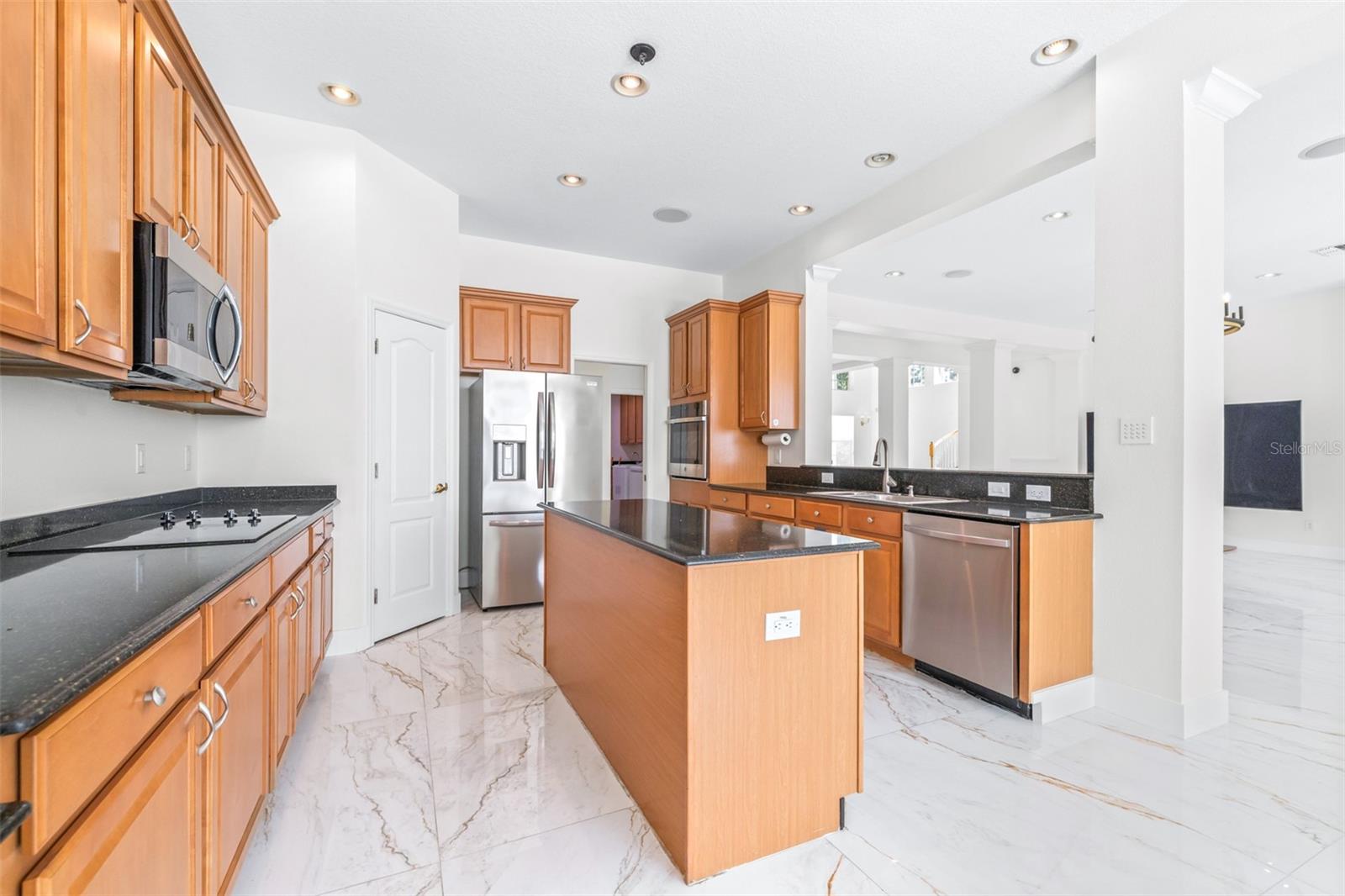 10102 DEERCLIFF DR, TAMPA, FL — photo 16