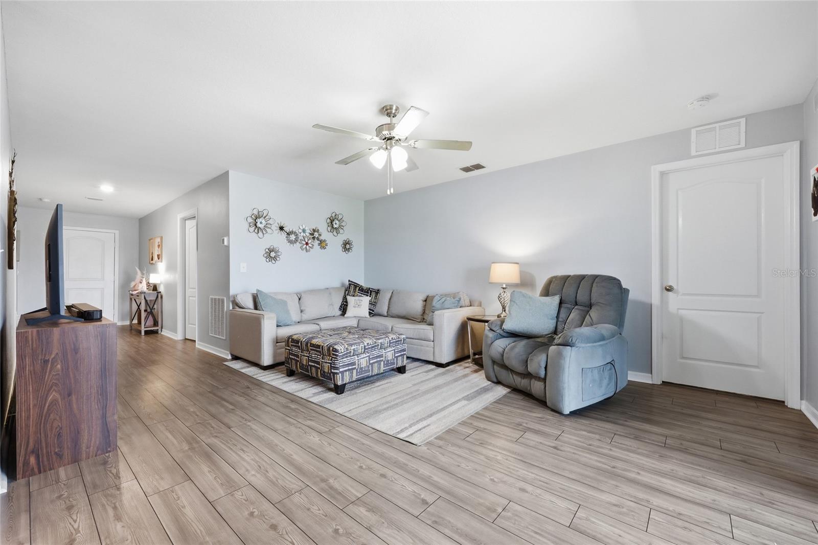 1607 SWAN LAKE CIR, DUNDEE, FL — photo 6