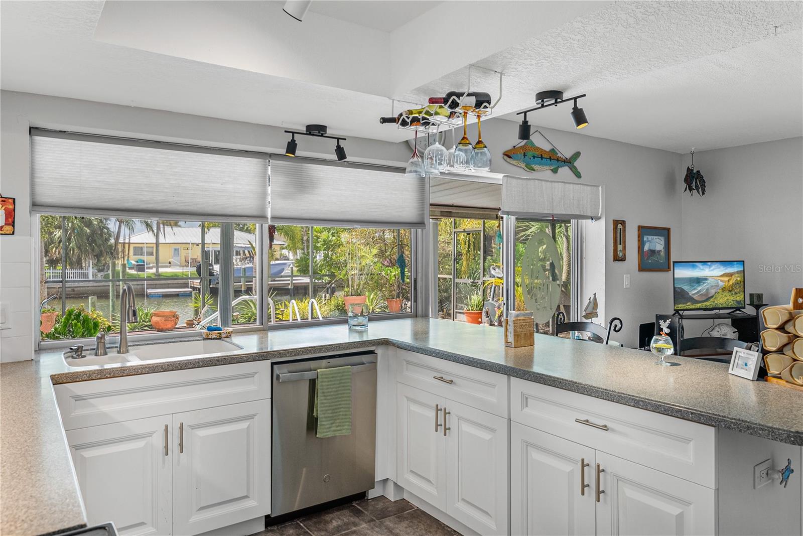 906 SAGO PALM WAY, APOLLO BEACH, FL — photo 11