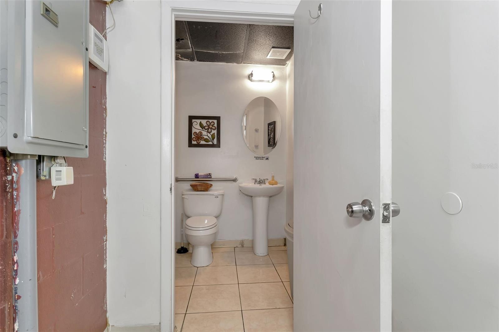 1903 E FL 60 #D, VALRICO, FL — photo 17