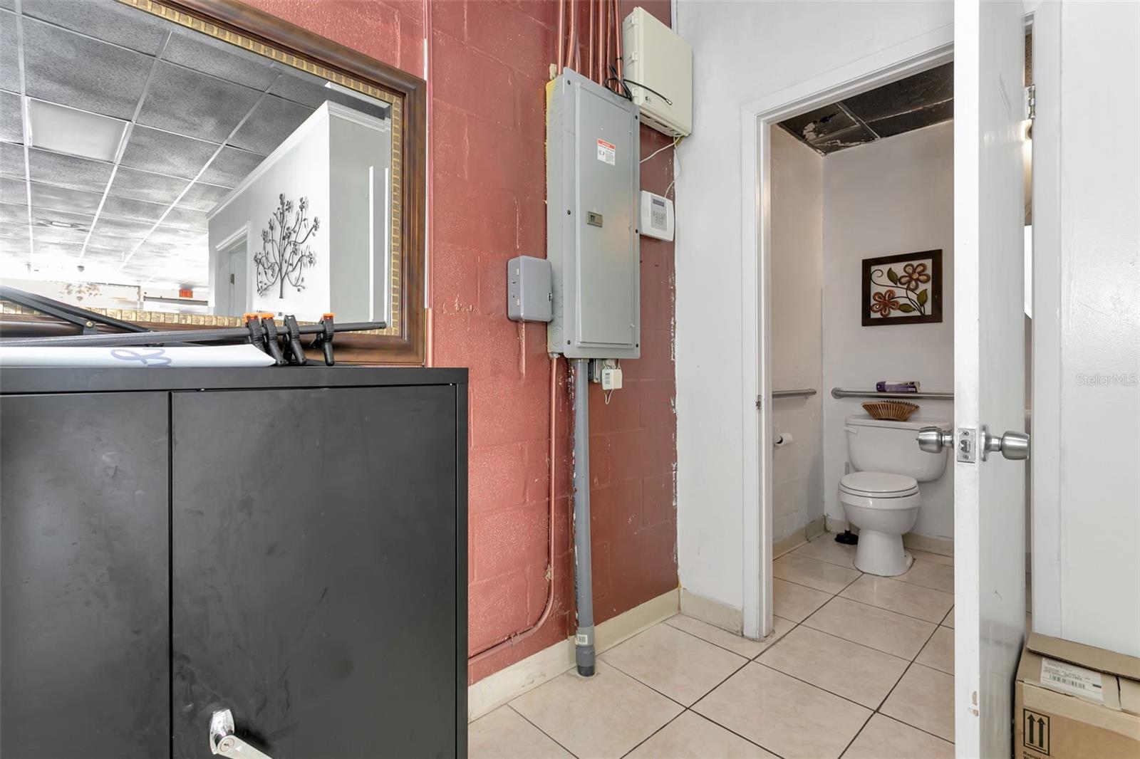 1903 E FL 60 #D, VALRICO, FL — photo 18
