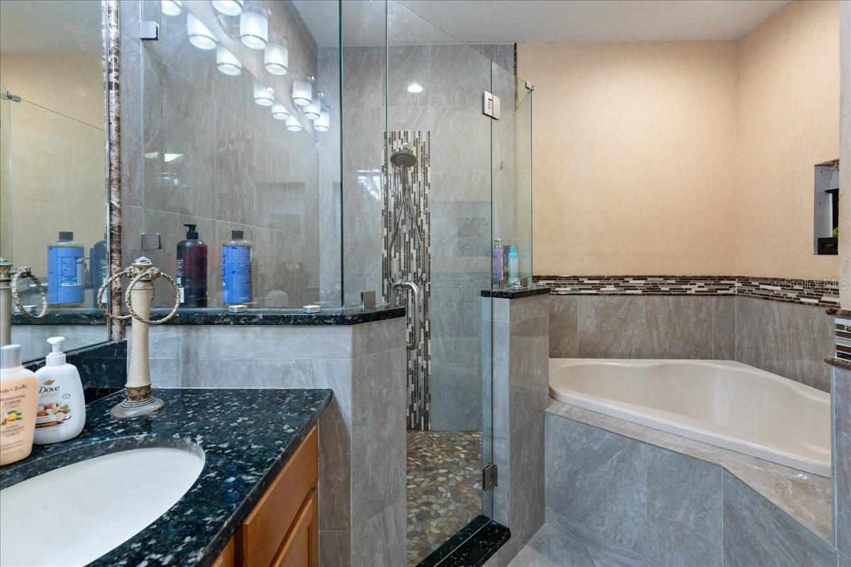 4445 AMBERLY OAKS CT, TAMPA, FL — photo 39