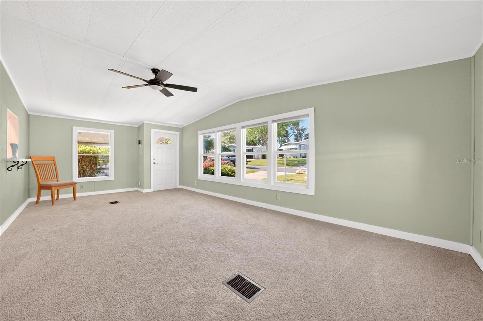 516 JASON DR, LADY LAKE, FL — photo 11