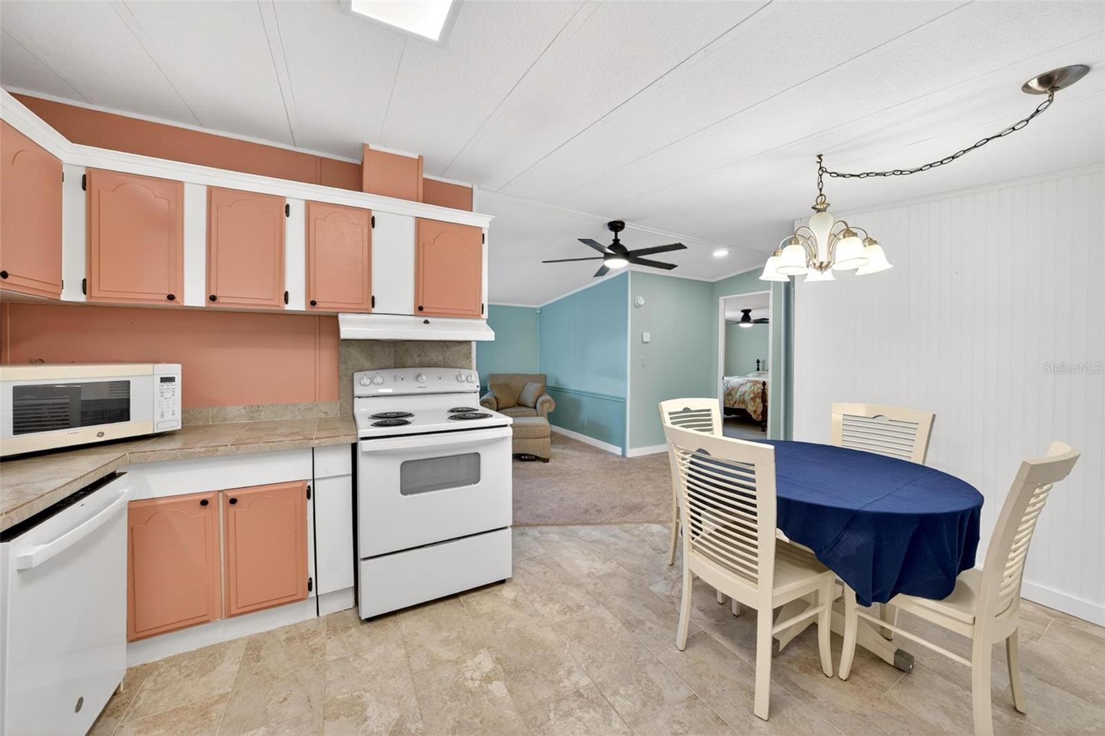 516 JASON DR, LADY LAKE, FL — photo 33