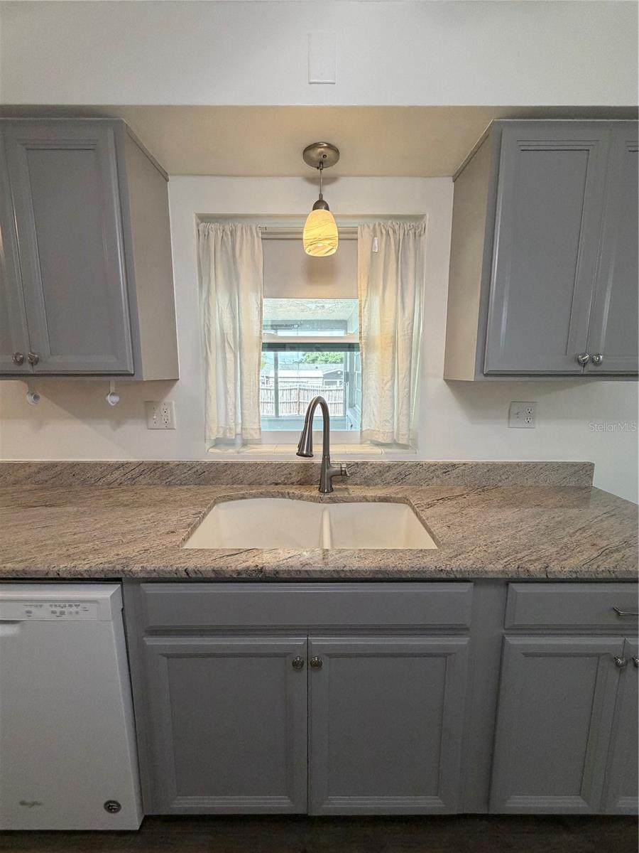 320 S HARRISON ST, BEVERLY HILLS, FL — photo 7