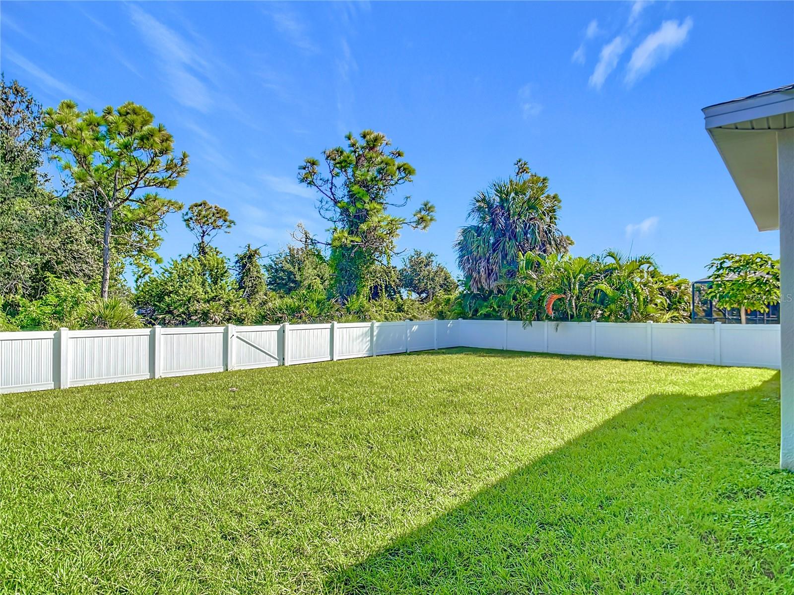26 MEDALIST WAY, ROTONDA WEST, FL — photo 52