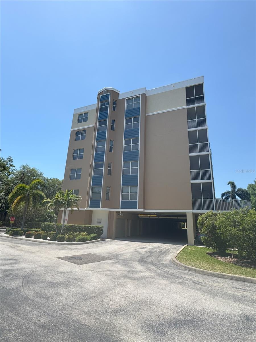 960 STARKEY RD #5105, LARGO, FL