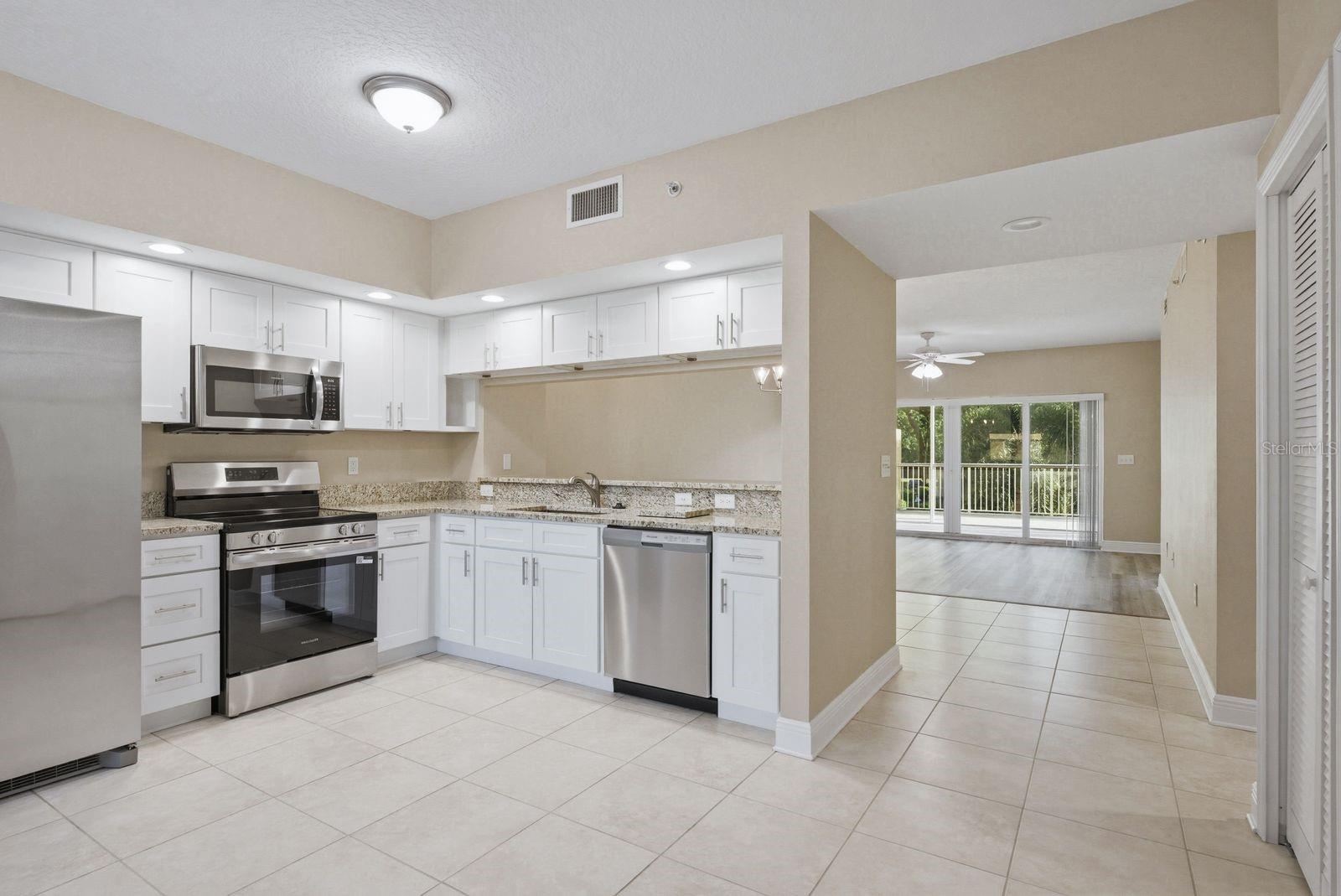 960 STARKEY RD #5105, LARGO, FL — photo 3