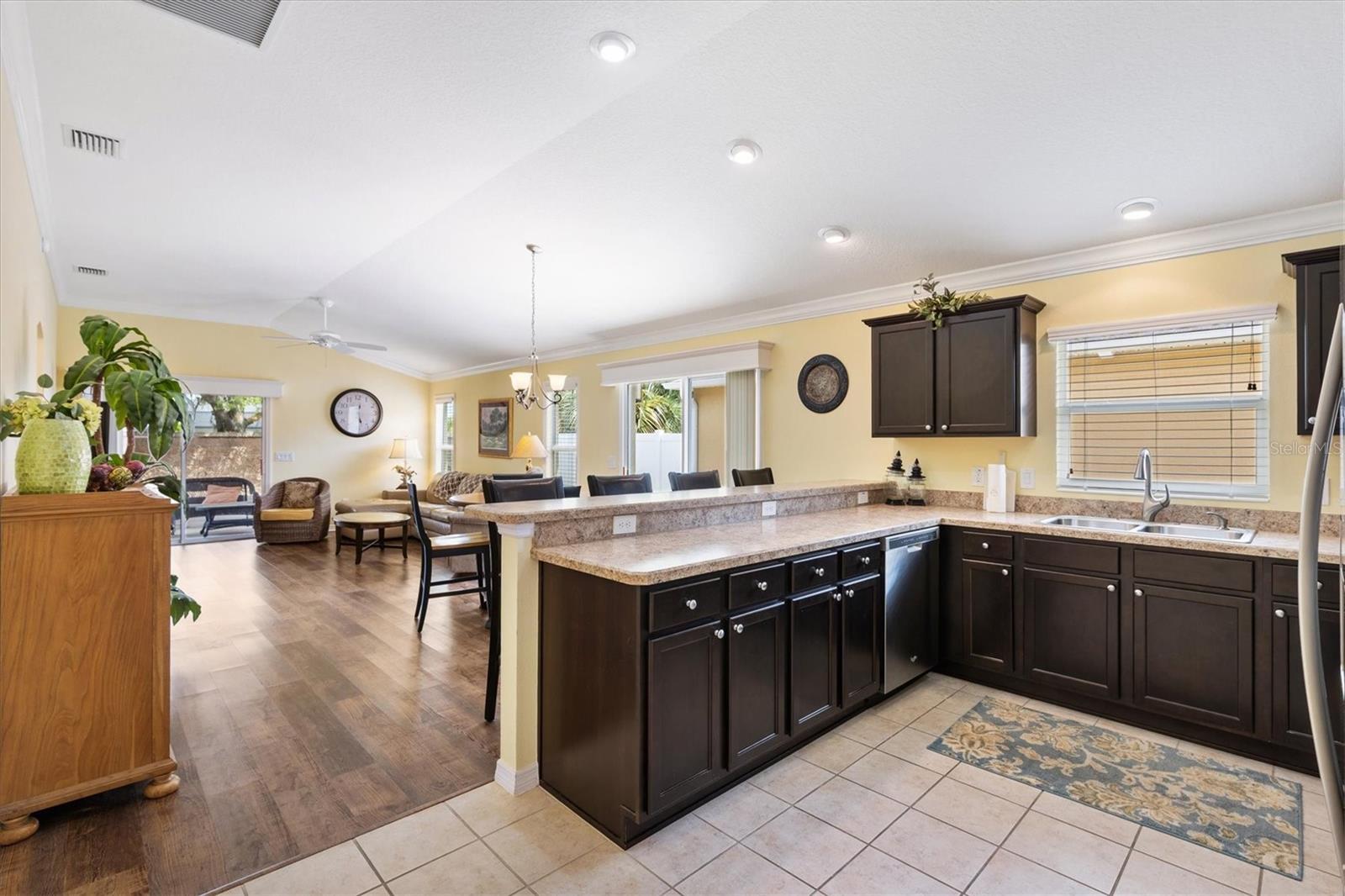 3025 BARTOW LN, THE VILLAGES, FL — photo 4
