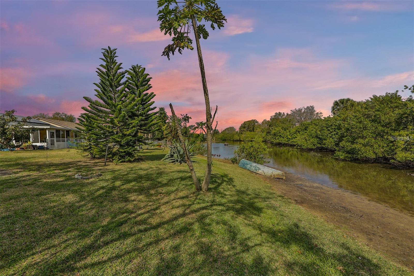 128 LOOKOUT DR, APOLLO BEACH, FL — photo 3