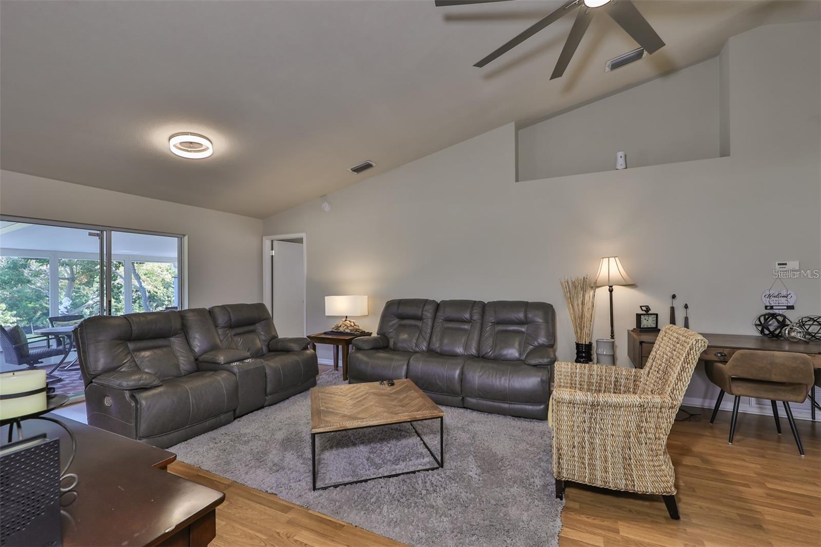128 LOOKOUT DR, APOLLO BEACH, FL — photo 7