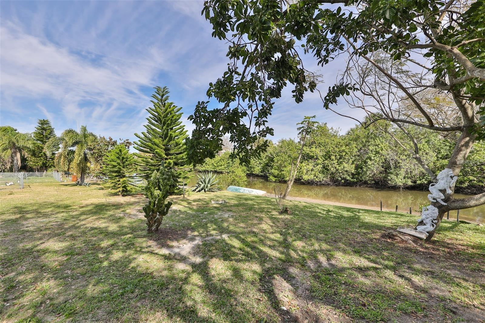 128 LOOKOUT DR, APOLLO BEACH, FL — photo 32