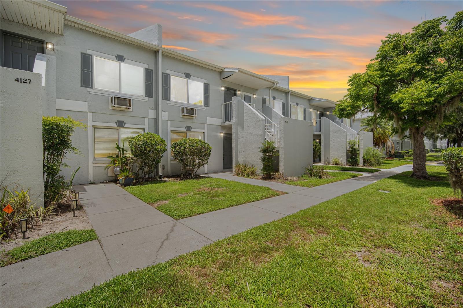 4130 DOLPHIN DR #203, TAMPA, FL
