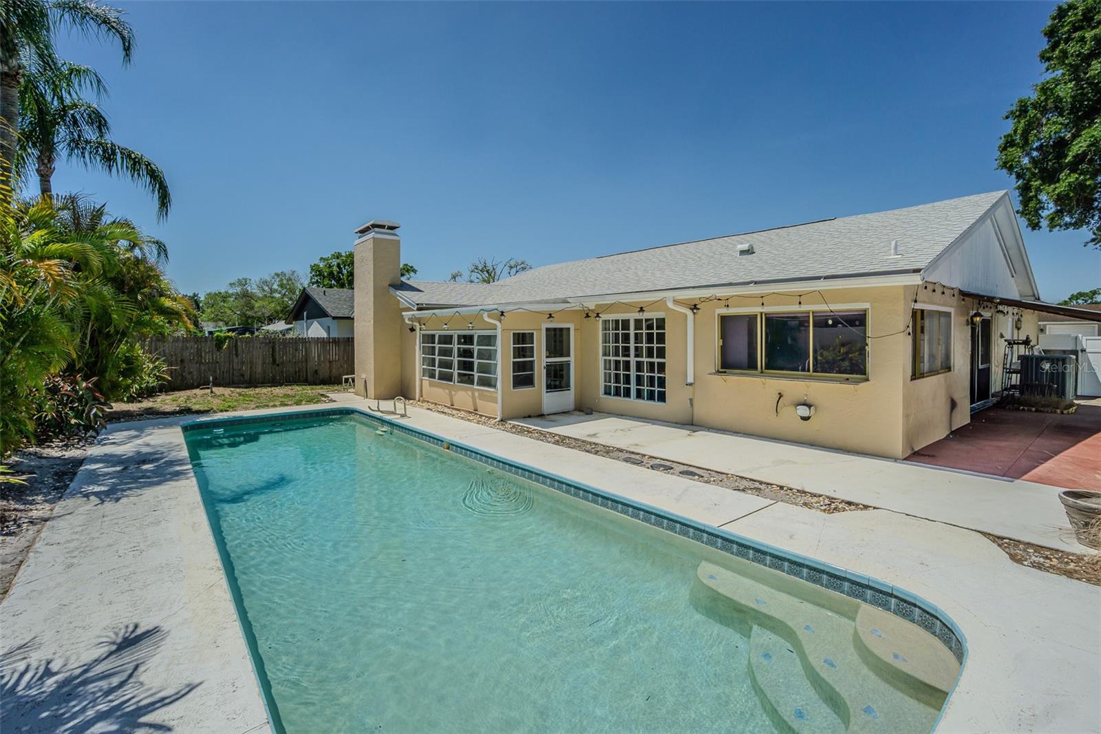 7348 BROOKVIEW CIR, TAMPA, FL — photo 2