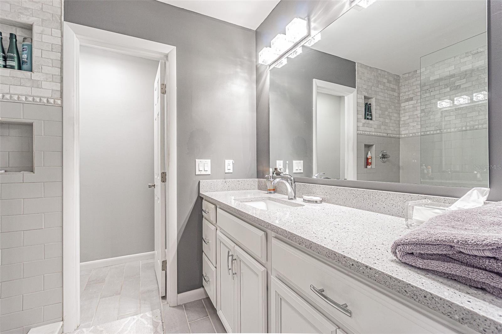 7348 BROOKVIEW CIR, TAMPA, FL — photo 5