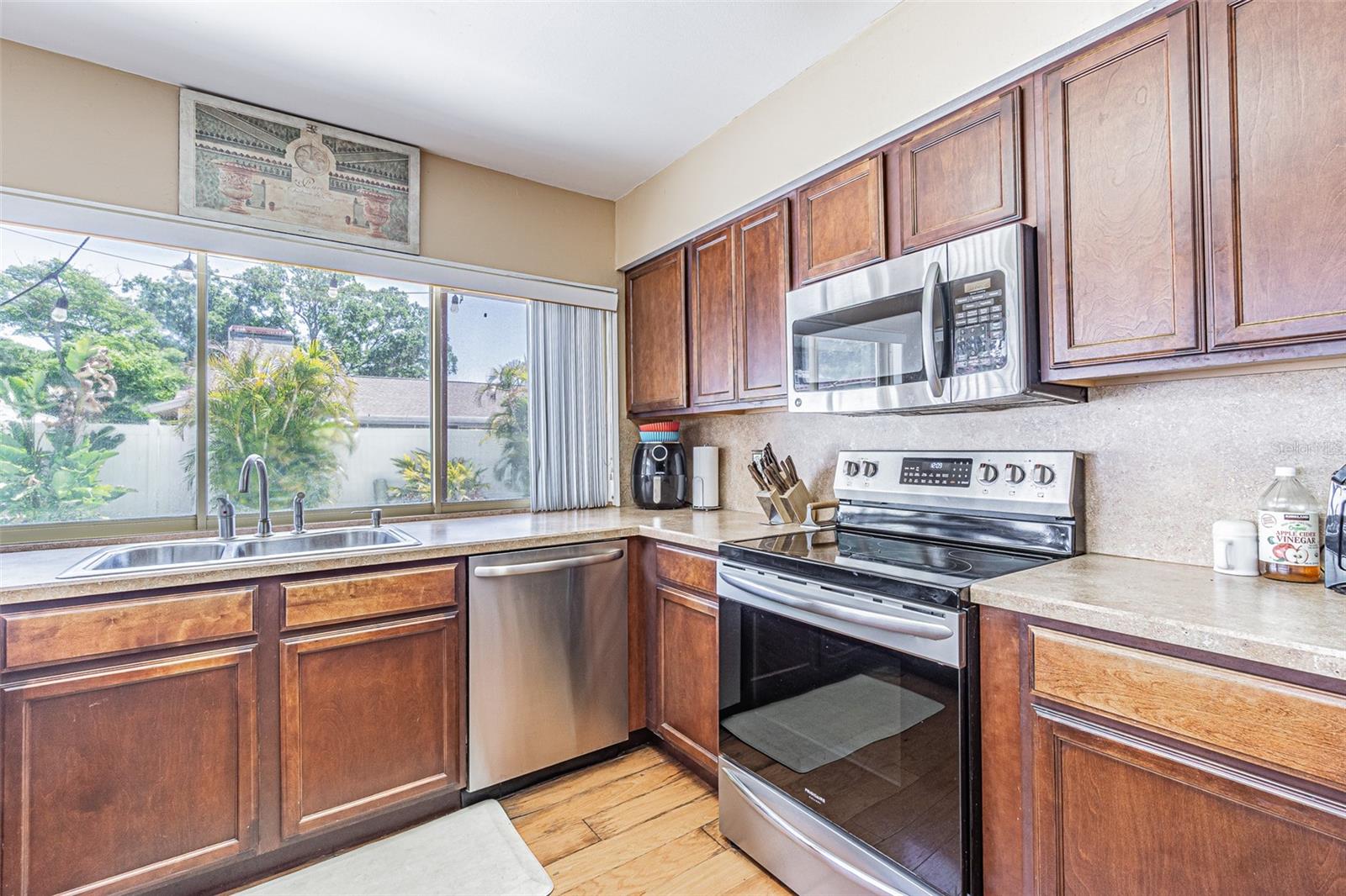 7348 BROOKVIEW CIR, TAMPA, FL — photo 12