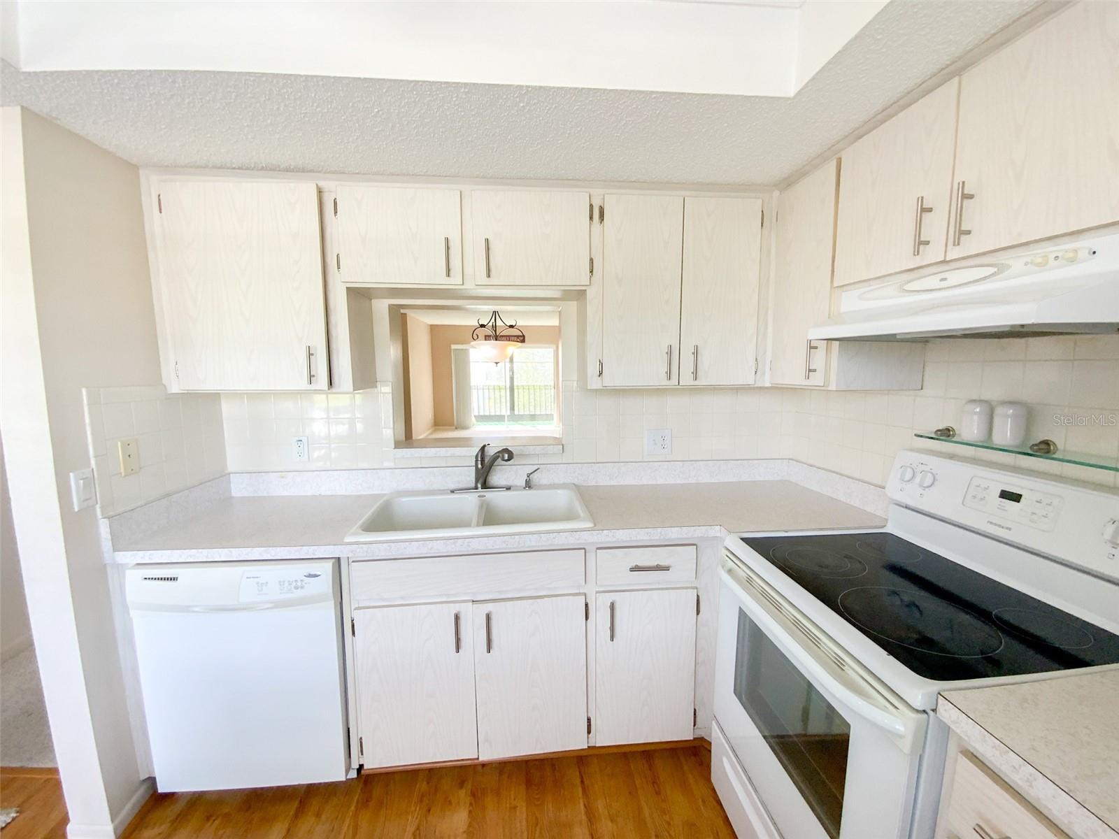 1370 HEATHER RIDGE BLVD #204, DUNEDIN, FL — photo 2