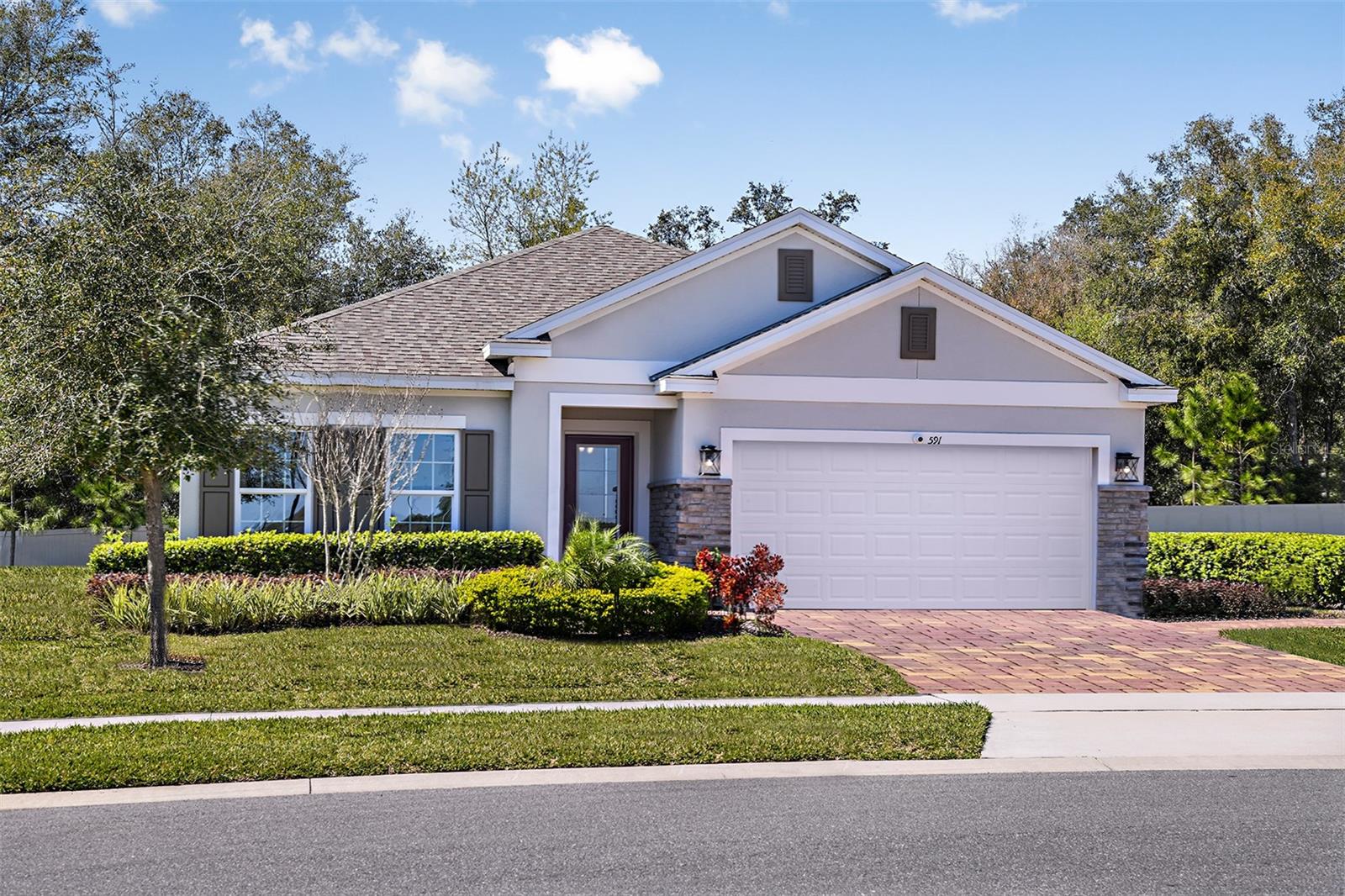 591 DARSHIRE AVE, EUSTIS, FL