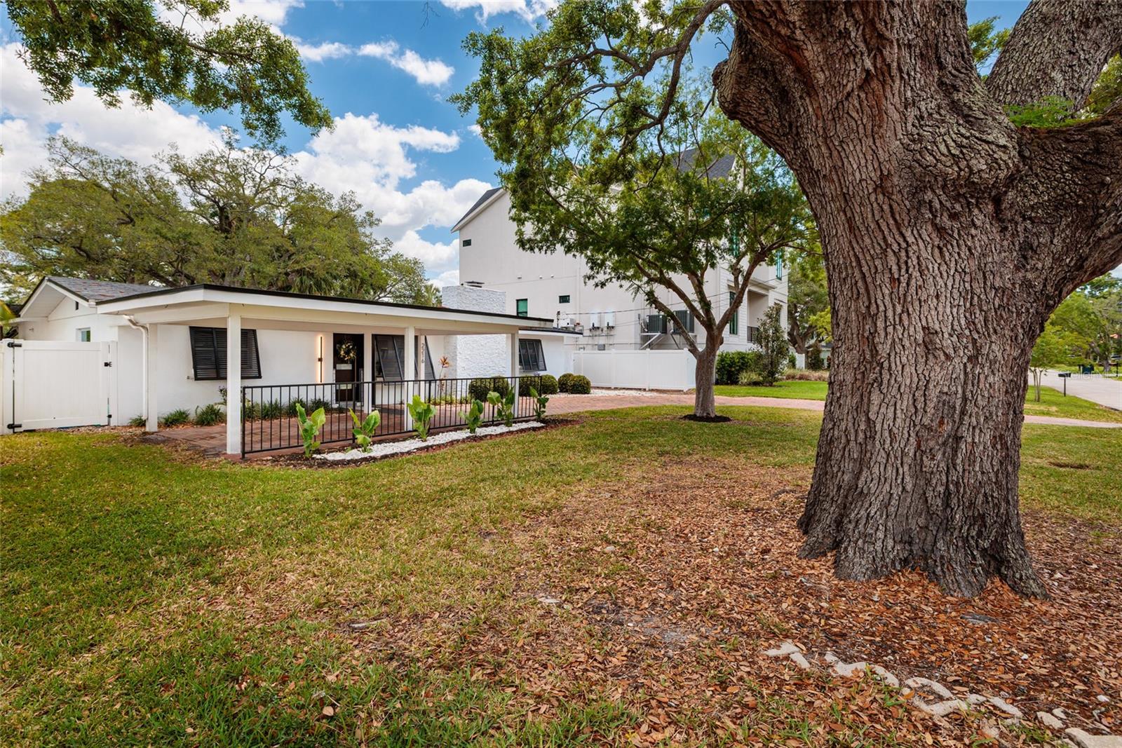 2216 S OCCIDENT ST, TAMPA, FL — photo 3