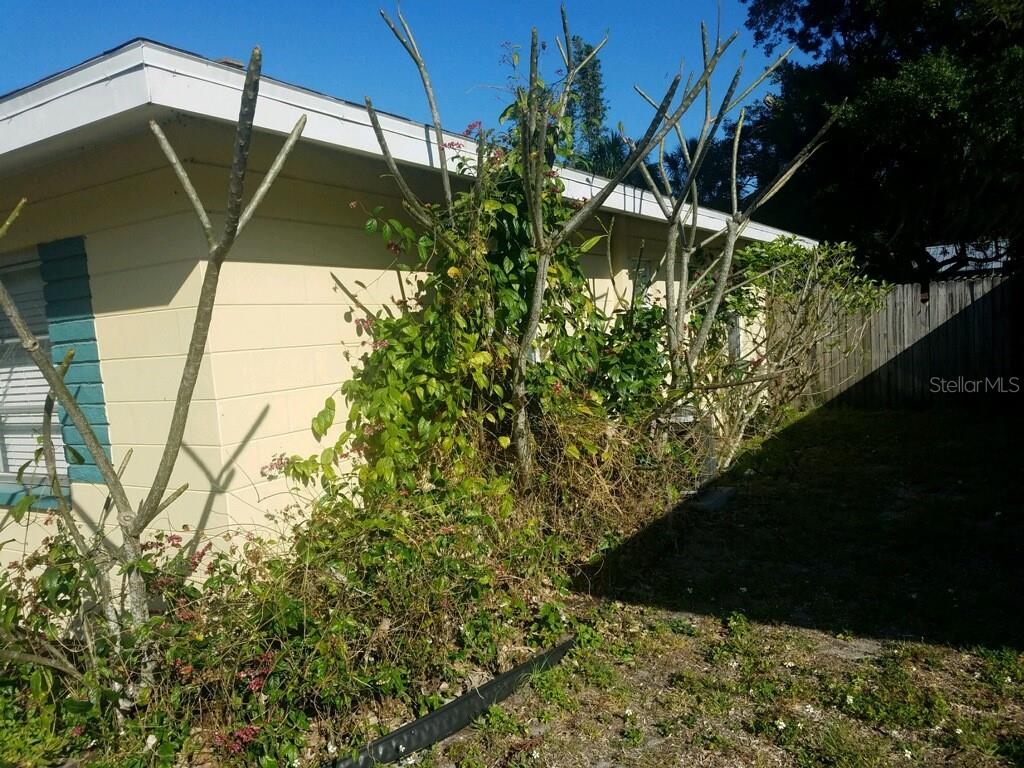 2165 SUNNYSIDE LN, SARASOTA, FL — photo 3