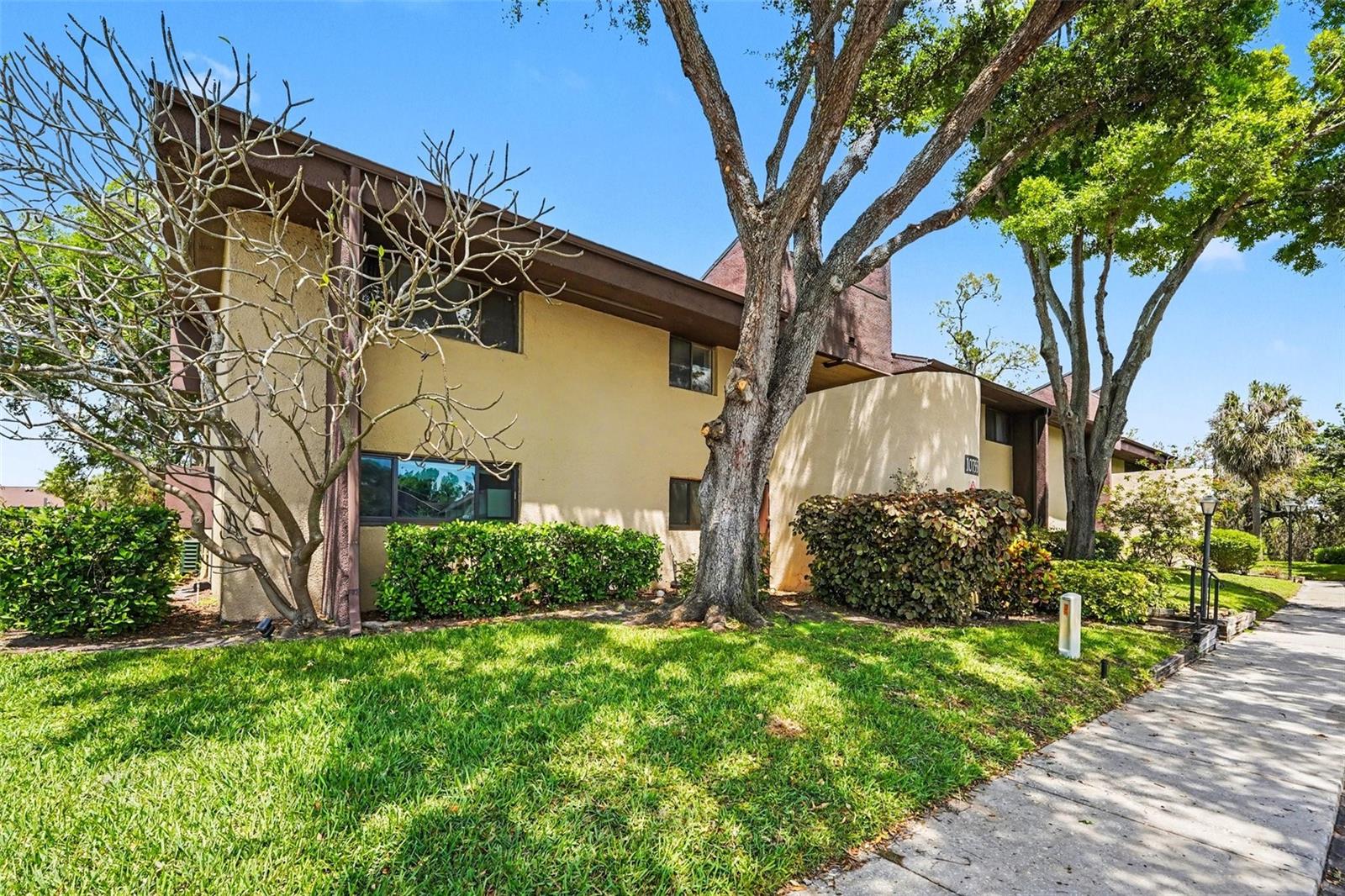 10755 VILLAGE CLUB CIR N #101, ST PETERSBURG, FL — photo 2
