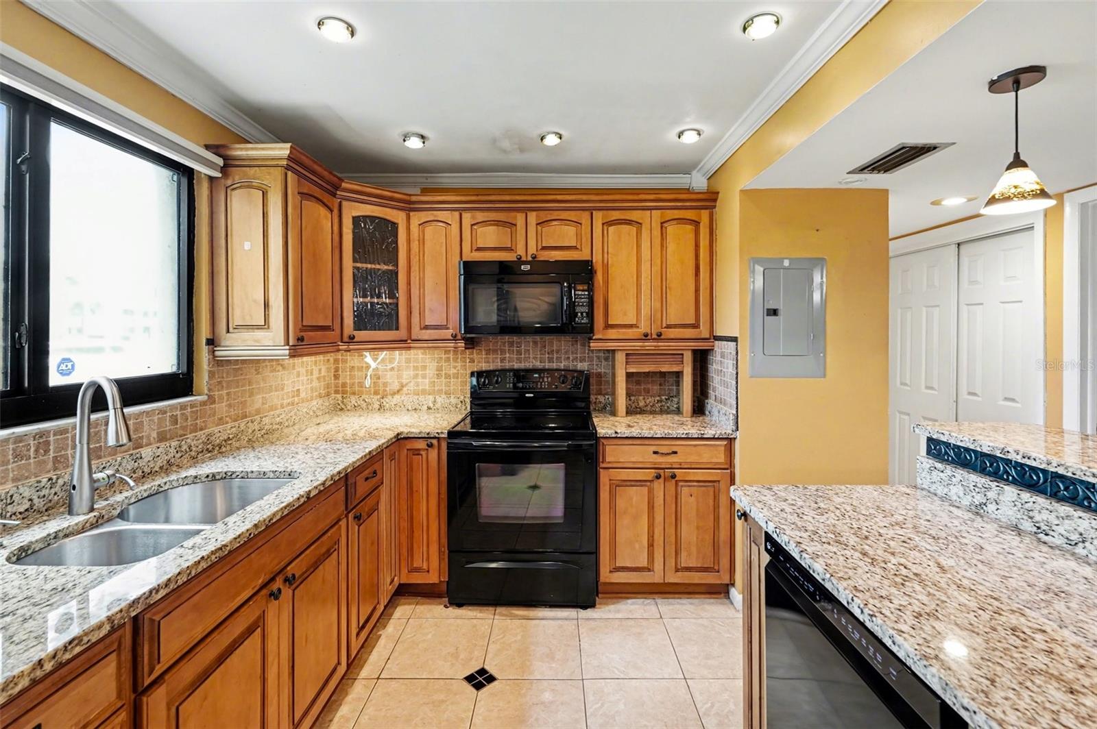 10755 VILLAGE CLUB CIR N #101, ST PETERSBURG, FL — photo 6