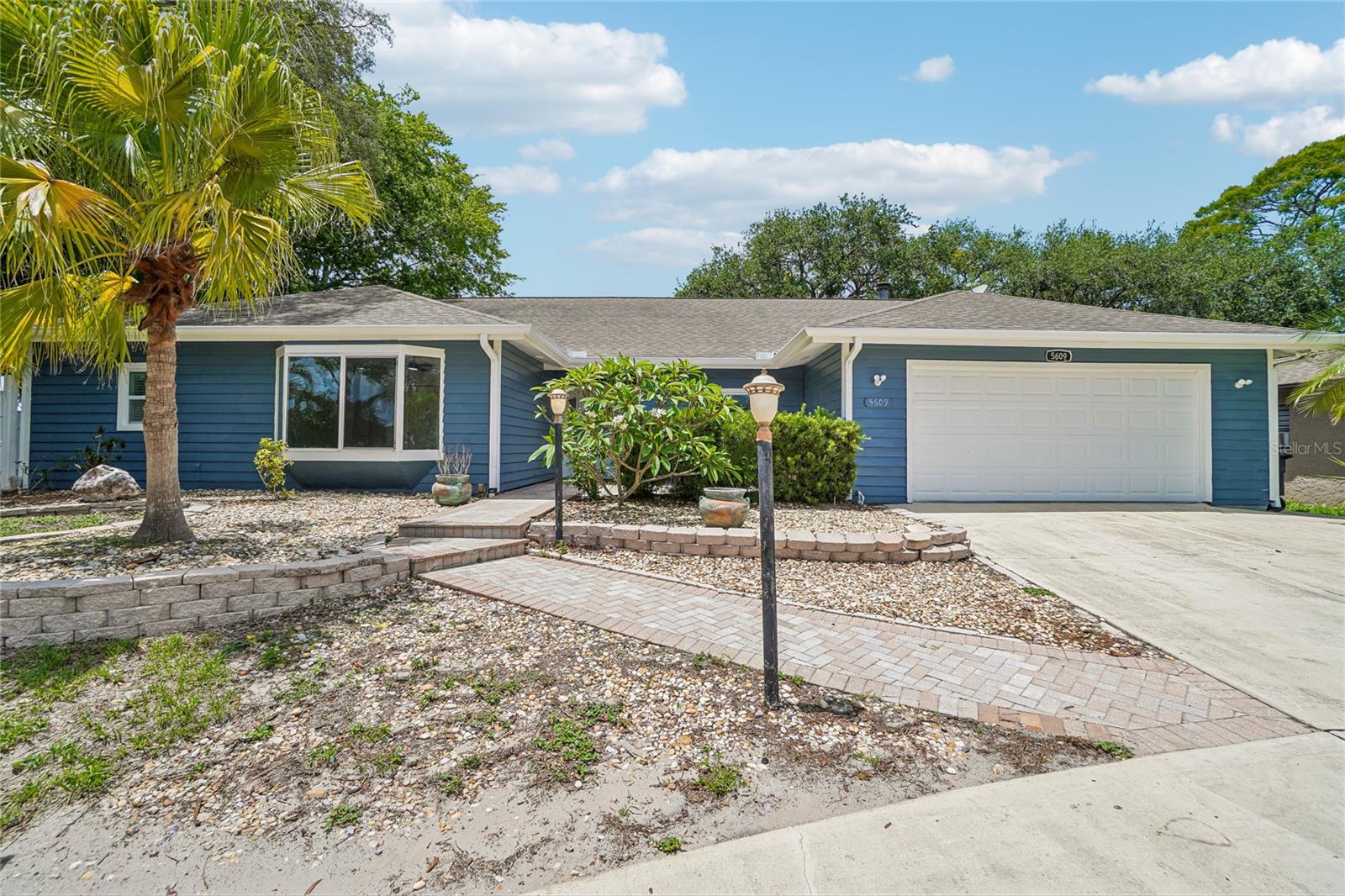 5609 EXECUTIVE DR, NEW PORT RICHEY, FL