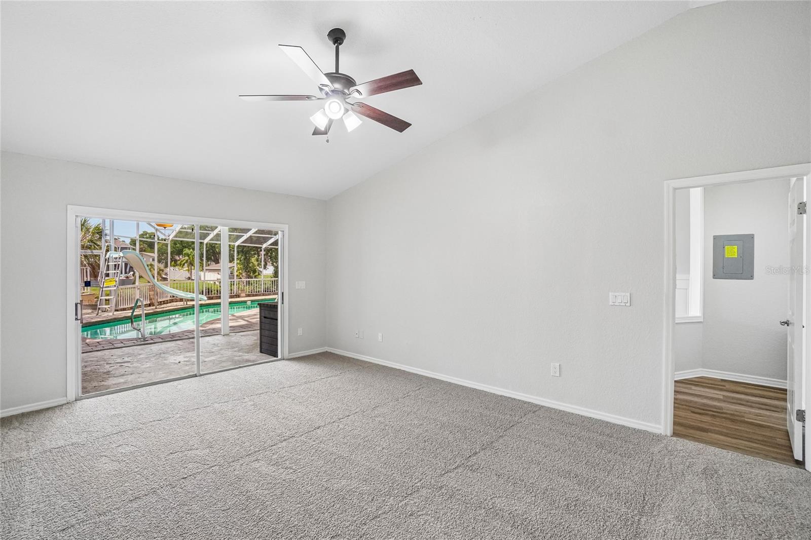 5609 EXECUTIVE DR, NEW PORT RICHEY, FL — photo 31