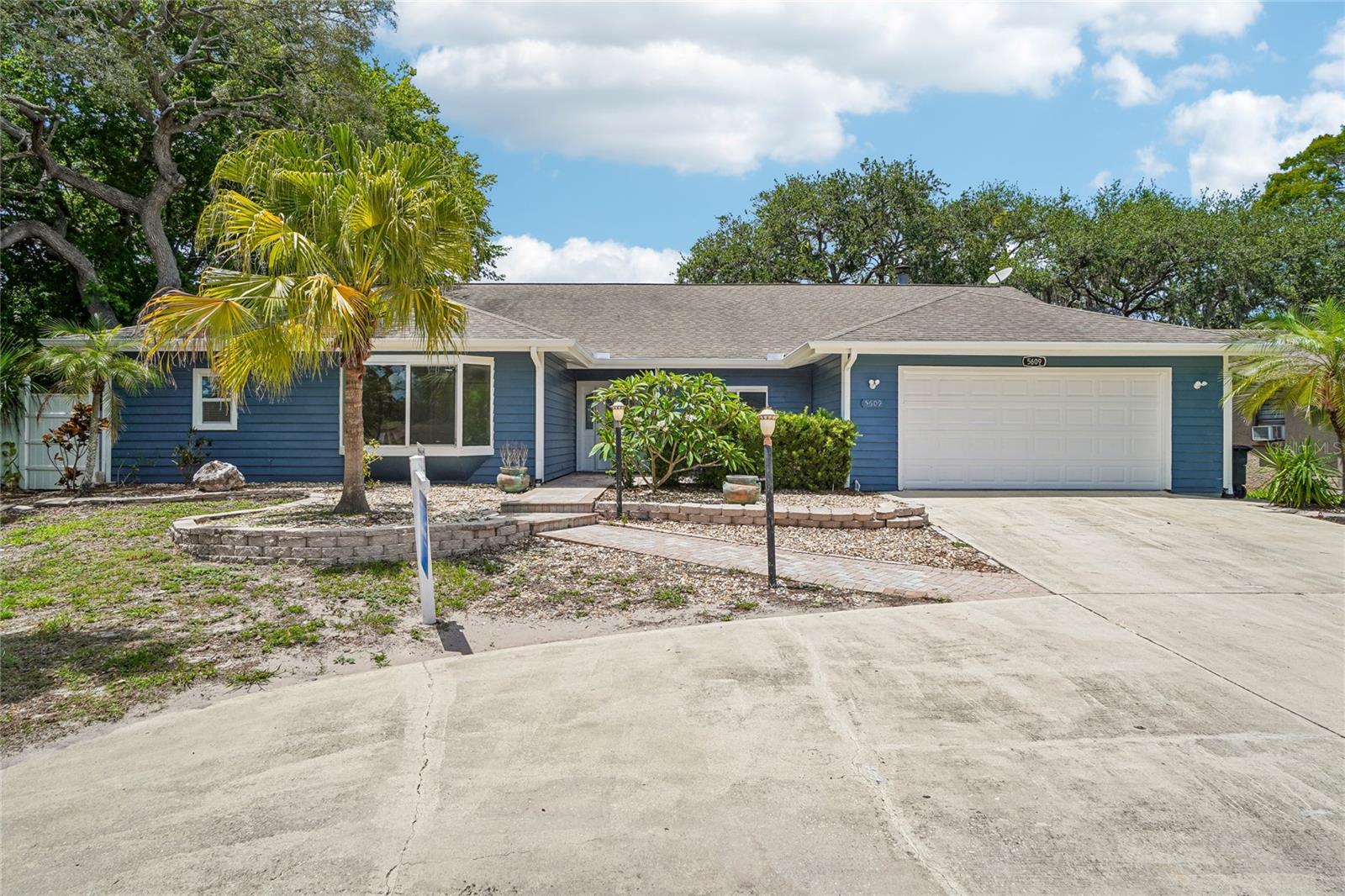 5609 EXECUTIVE DR, NEW PORT RICHEY, FL — photo 42